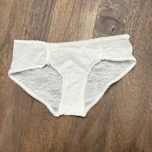 NWT vintage Victoria's Secret white sheer lace ruched hiphugger panties SMALL